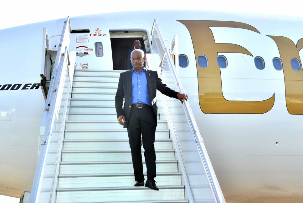 ސިންގަޕޫރަށް ކުރެއްވި ނުރަސްމީ ދަތުރުފުޅަށްފަހު ރައީސް މާލެ ވަޑައިގެންފި