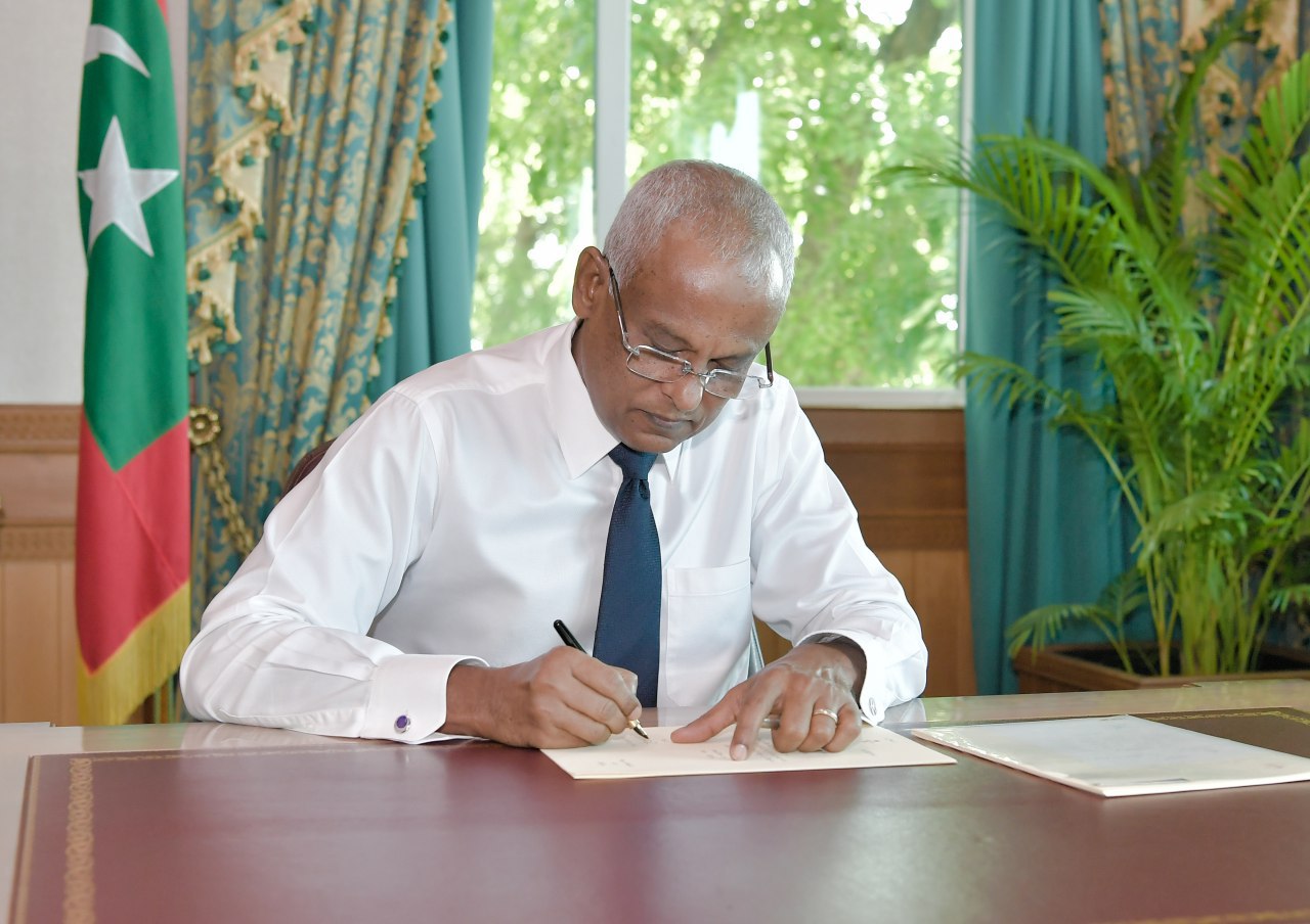 ބޮޑެތި ކުށްތަކުގެ މީހުންނަށް ދައުވާނުކޮށް ތިން މަސްދުވަހު ބަންދުގައި ބޭތިއްބޭ އިސްލާހު ތަސްދީފުކޮށްފި