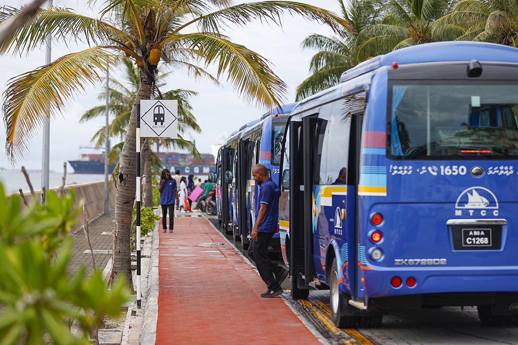 ރޯދަމަހު ސްކޫލް ކުދިންނަށް ހާއްސަ ބަސް ދަތުރުތަކެއް