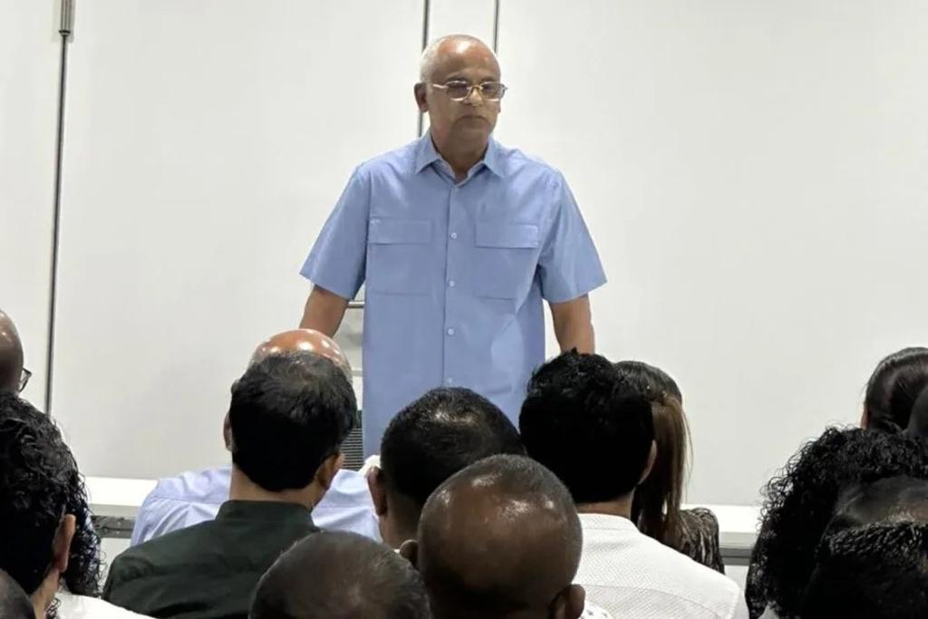 އެމްޑީޕީގެ ޤައުމީ މަޖިލީހުގެ މެމްބަރުންނާ ރައީސް ސޯލިހު ބައްދަލު ކުރައްވައިފި