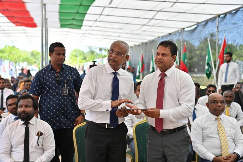 144 ރަށަކަށް އާ ޖަނަރޭޓަރު ފޯރުކޮށްދެވިއްޖެ: ރައީސް ސޯލިހު