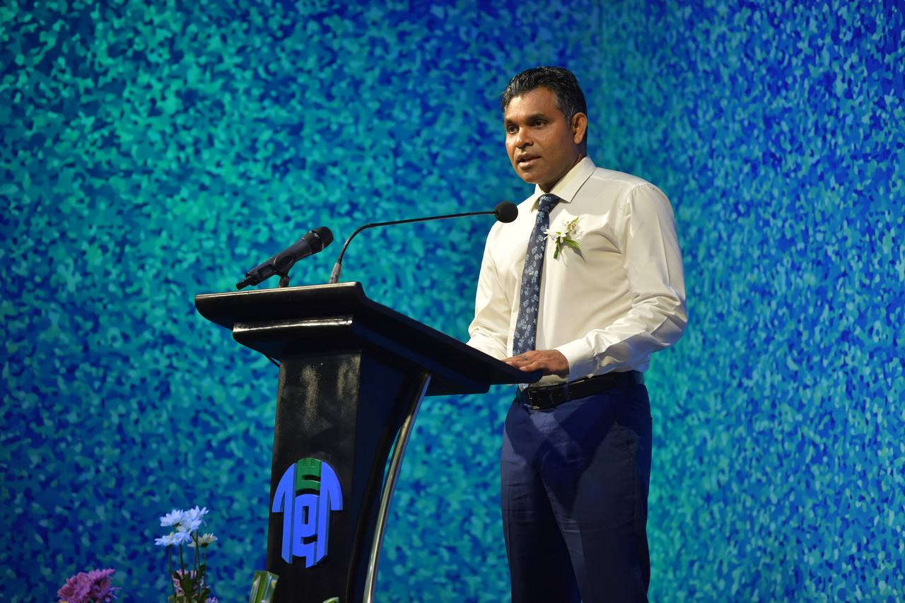 ހަރުދަނާ ޖީލެއް ބިނާކުރުމަކީ ހަމައެކަނި ޓީޗަރުންނަށް ކުރެވޭނެ ކަމެއް ނޫން: ފައިސަލް