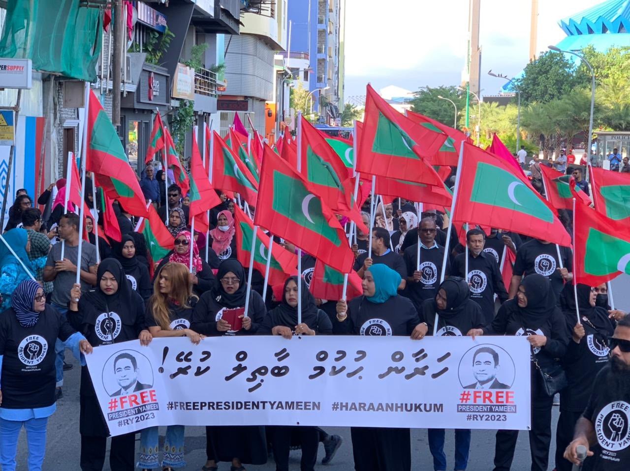 ޕީޕީއެމްގެ ރިޔާސީ ޓިކެޓާ ތަޅާފޮޅަނީ!