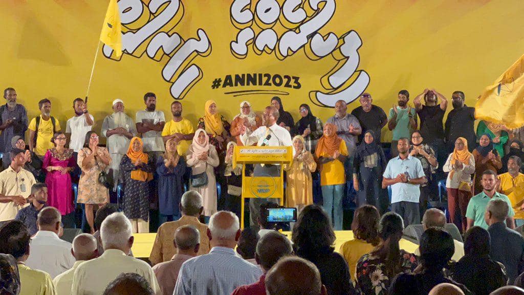ނަޝީދު ވިދާޅުވަނީ ޕްރައިމަރީ ކާމިޔާބުވެއްޖެ ކަމަށް، ކުރެއްވީ "ސެލެބްރޭޓް"!