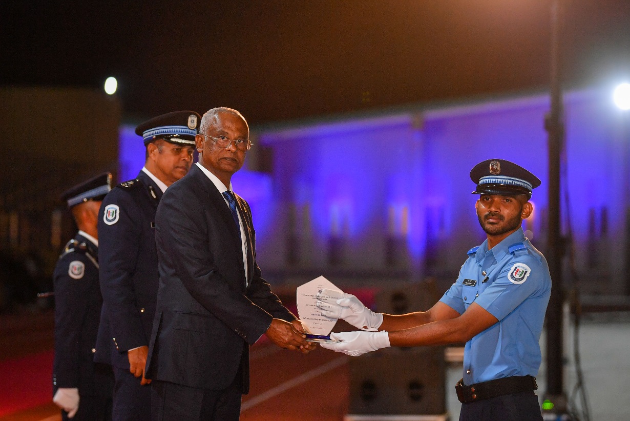 ފުލުހުންގެ ޕްރޮފެޝަނަލްކަމާއި ޤާބިލުކަމާމެދު، ބައިނަލްއަޤުވާމީ މުޖްތަމަޢުގައިވެސް އިތުބާރާއި ޔަޤީންކަން އެބައޮތް: ރައީސް ސޯލިހު