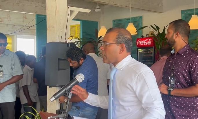 ނަޝީދު ދެކެވަޑައިގެންނެވީ "ކެންޑިޑޭޓް ގަބޫލުނުކުރާ ގޮފި" އެމްޑީޕީގެ ތެރޭގައި ހިންގޭނެކަމަށް!