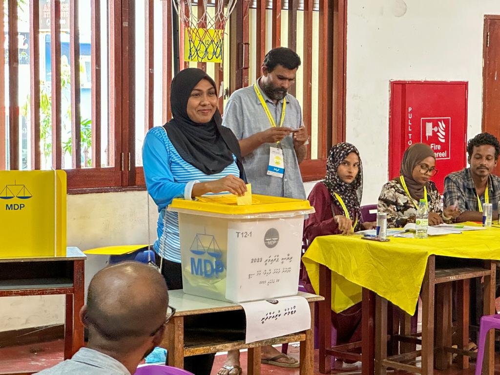އެމްޑީޕީގެ ވާދަވެރި ޕްރައިމަރީގެ ވޯޓުލުން ކުރިއަށް ދަނީ