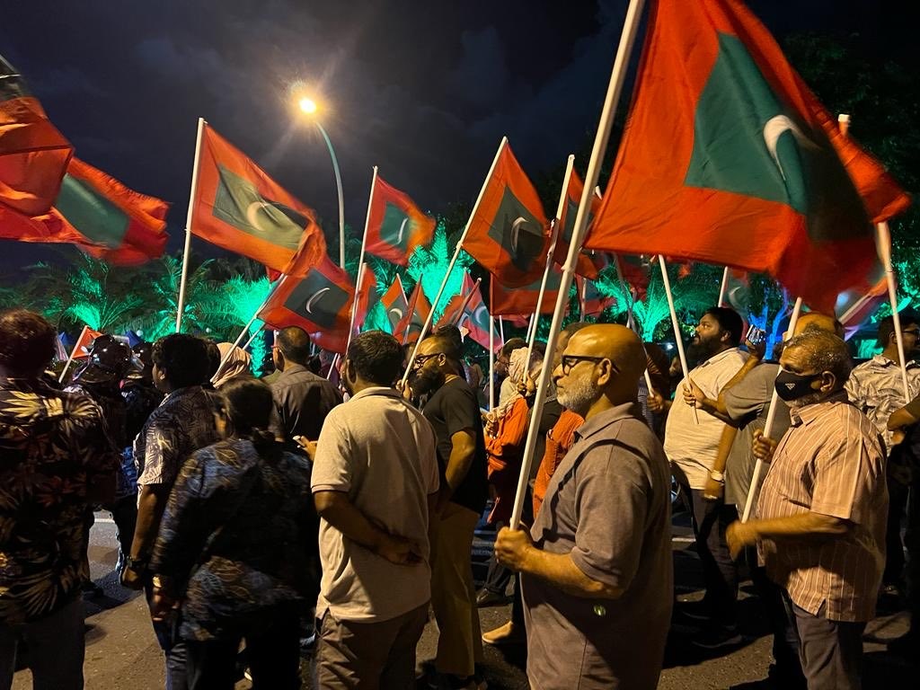 މުޒާހަރާތަކުން މީހުން ހައްޔަރު ކުރާ މައްސަލަ ޕީޕީއެމުން އެންއައިސީއަށް ހުށަހަޅައިފި