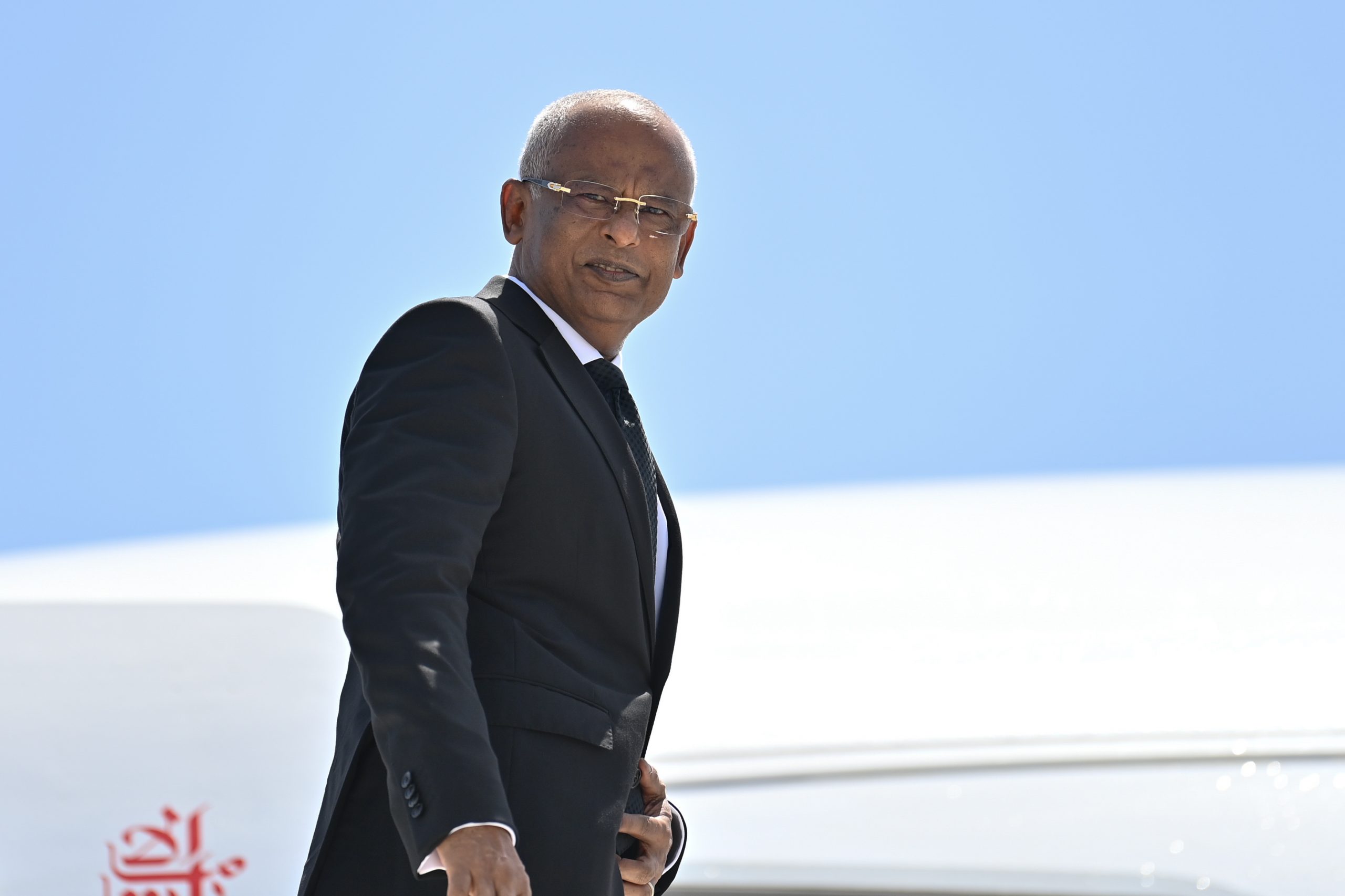 ނުރަސްމީ ދަތުރުފުޅެއްގައި ރައީސް ސޯލިހު ސިންގަޕޫރަށް