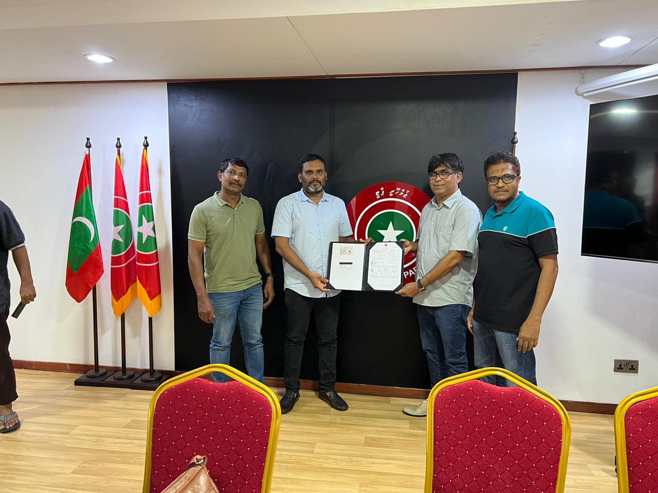 ޖުމްހޫރީ ޕާޓީއާ މި ގުޅުނީ ޤައުމަށް ޚިދުމަތްކުރުމަށް މިވަގުތު އޮތް އެންމެ ރަނގަޅު ފުރުޞަތު ކަމަށްވާތީ: ފިރާޤް