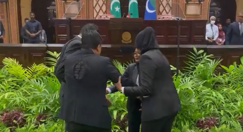 މަޖިލީހުގެ ތަޅުމުން މެންބަރު ބޭރުކުރަން އުޅުނީ ސިފައިންނެއްނޫން