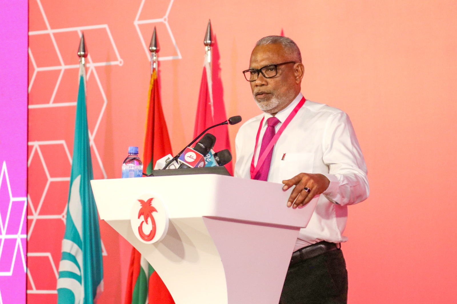 އަދުރޭ ހިމެނޭހެން ޕްރައިމަރީއަކާ ނުލައި 13 މެމްބަރަކަށް ޕީއެންސީގެ މަޖިލިސް ޓިކެޓް ކަށަވަރުވެއްޖެ