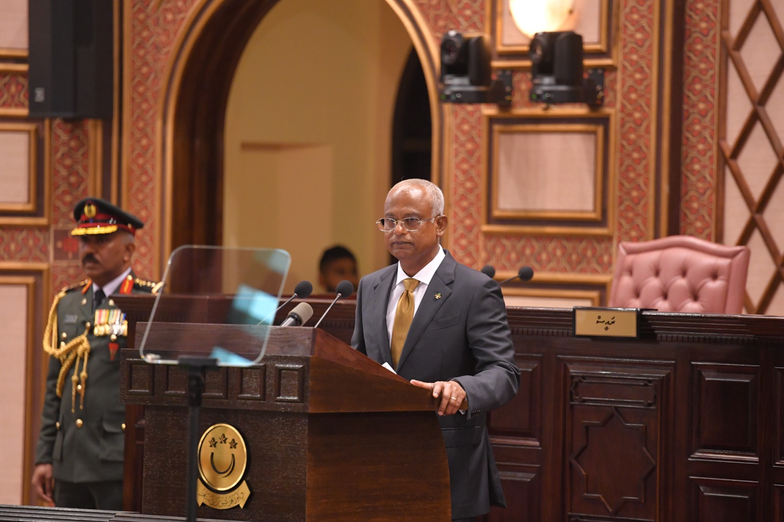 އިގުތިސާދު ދެގުނަކުރަން އޮތް ތަަސައްވުރުގައި ރައީސް ސޯލިހުގެ ދެވަނަ ދައުރެއް!