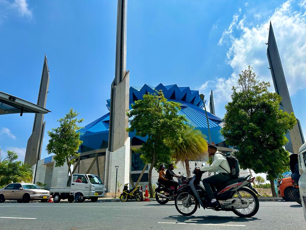 ސަލްމާން މިސްކިތުގެ އޭސީތަކަށާއި ސައުންޑް ސިސްޓަމަށް މައްސަލަޖެހެނީ ލޮނުގެ އަސަރުކޮށްގެން