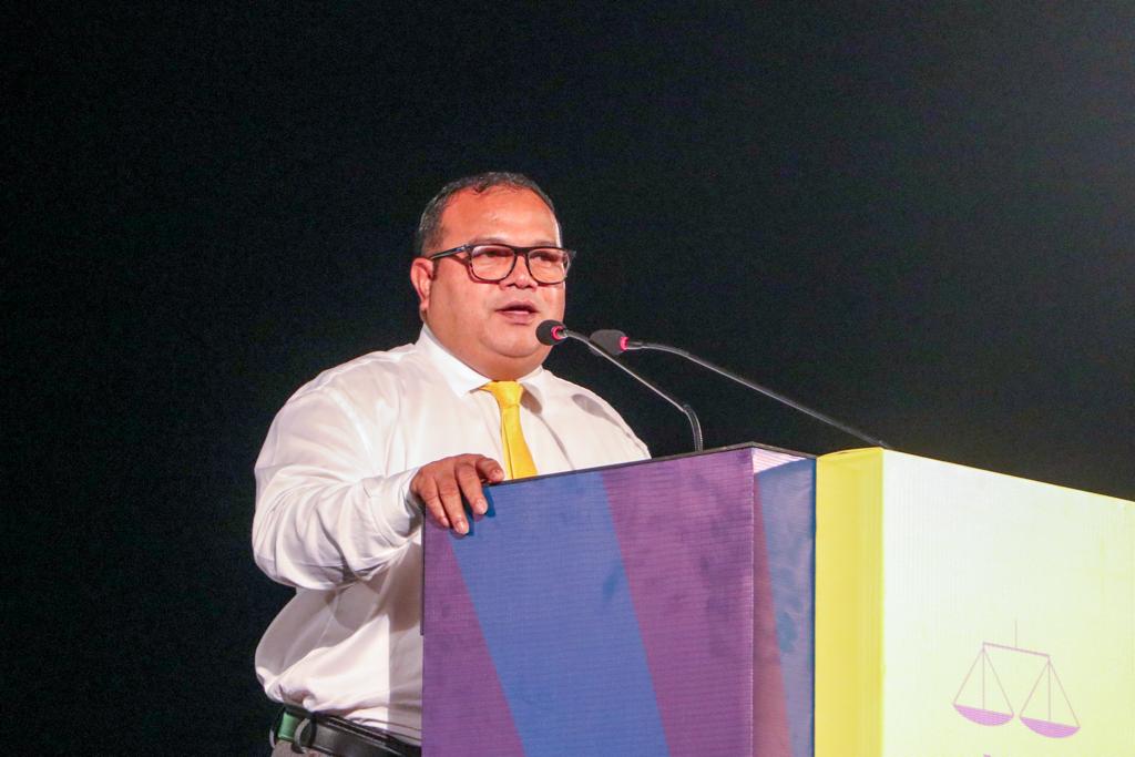 ފާޑުކިއުންތަކާ އެކު އަސްލަމް ދައުވަތު ދެއްވީ ނަޝީދު އެނބުރިވަޑައިގަންނަވަން!