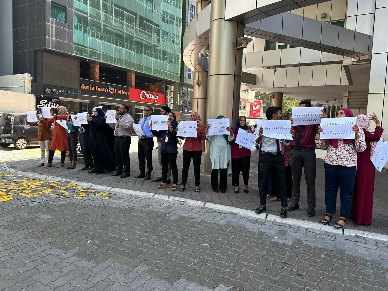 ވެލާނާގޭގައި މަސައްކަތްކުރާ މުވައްޒަފުންނަށް ޕާކިން ޖާގަ ނެތިގެން އިހުތިޖާޖުކޮށްފި