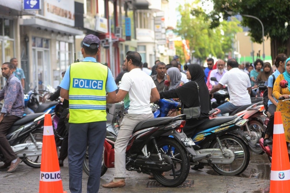 މަގުމަތީގެ ގަވައިދާ ހިލާފަށް ދުއްވުމަކީ އަމިއްލަ ނަފްސު ހަލާކުގެ ތެރެއަށް އެއްލާލުން: ޚުތުބާ