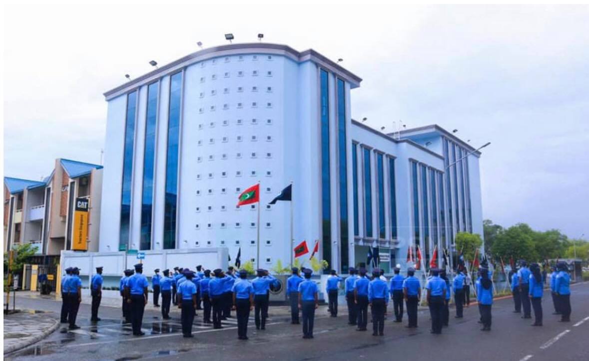 އަންހެނަކަށް އަނިޔާކޮށް މަރުގެ އިންޒާރު ދިން ފުލުސް މީހާގެ މައްޗަށް ދައުވާކުރުމަށް ޕީޖީއަށް ފޮނުވައިފި