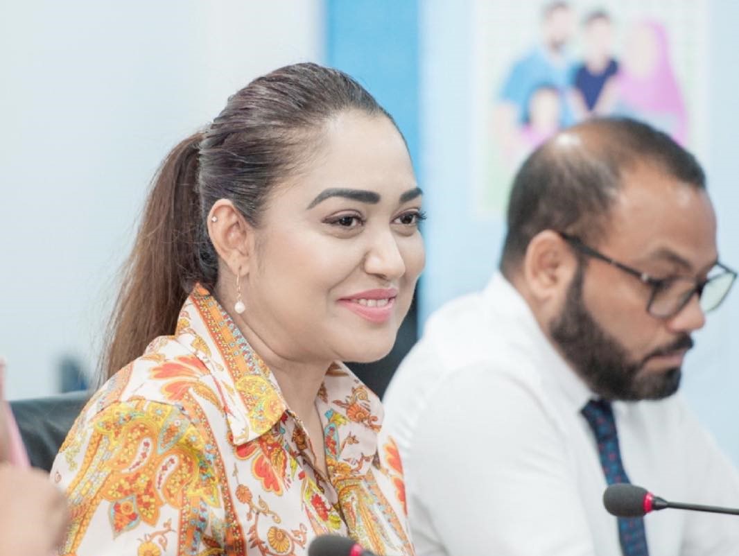 މޭޔަރު މުއިއްޒަށް އަނެއްކާ ވެސް ނަހުލާގެ ތުހުމަތުތަކެއް!