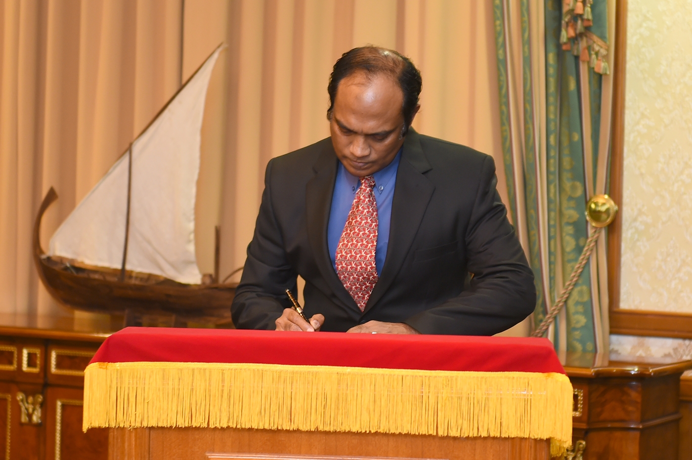 އެމްއެމްޕީއާރްސީ މައްސަލަ: މޫސާ އަލީ ޖަލީލަށް މަނީ ލޯންޑަރިންގެ ކުށުގެ ދައުވާ
