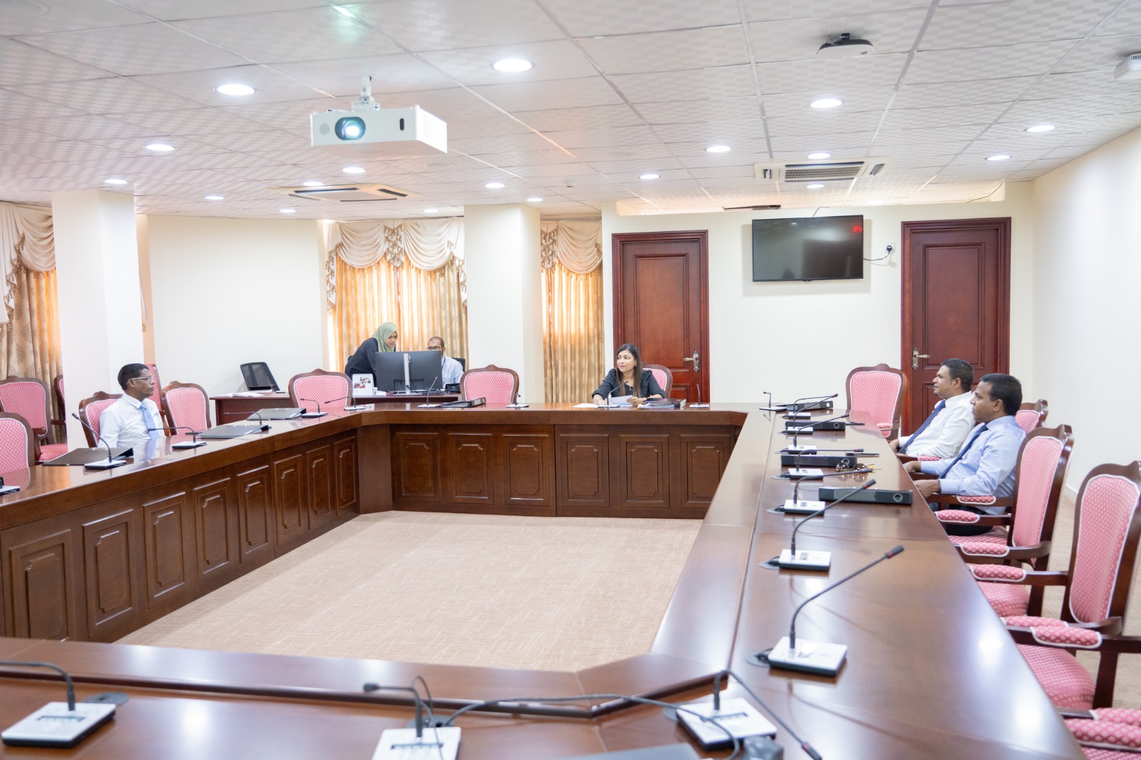 އޮންލައިންކޮށް ވޯޓުދީފައި ވާތީ ކޮމިޓީ ރިޕޯޓެއް އަނބުރާ ފޮނުވާލައިފި