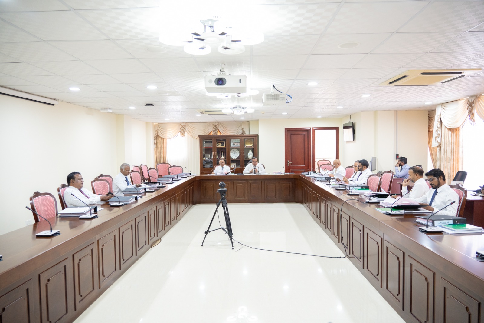 މޮޓޯކޭޑް ހުއްޓުވި މައްސަލައާ ގުޅޭ ހުރިހާ ބައްދަލުވުމެއް ސިއްރުކުރަން 241 ކޮމިޓީން ނިންމައިފި