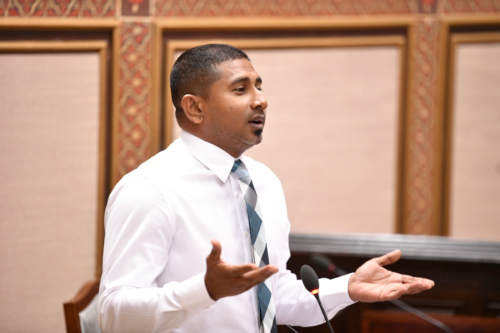 ރާއްޖޭގައި ފުޓްބޯޅަ ދަނޑުތައް އަޅާލެއް ގިނަކަމުން އިންފެންޓީނޯ ހުރީ ކޮސްވެފައި: މަހުލޫފް