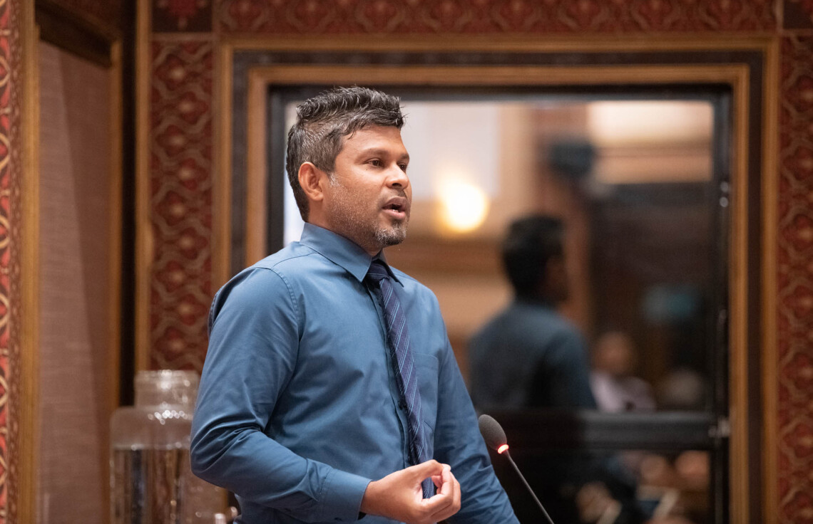 ޑިމޮކްރަސީގެ އެންމެ ރިވެތި ހަމައަކީ ވަޒީރުންނަށް ރުހުން ދިނުން: ނައިބު ރައީސް
