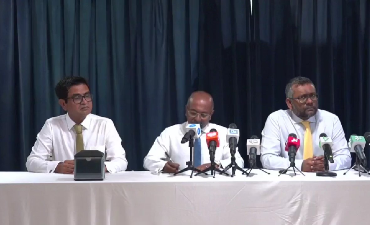 އެމްޑީޕީ އާއި ޑިމޮކްރެޓްސް އެއްގަލަކަށް އަރައި ސަރުކާރު ޒިންމާދާރުކުރުވަން ނިކުމެއްޖެ