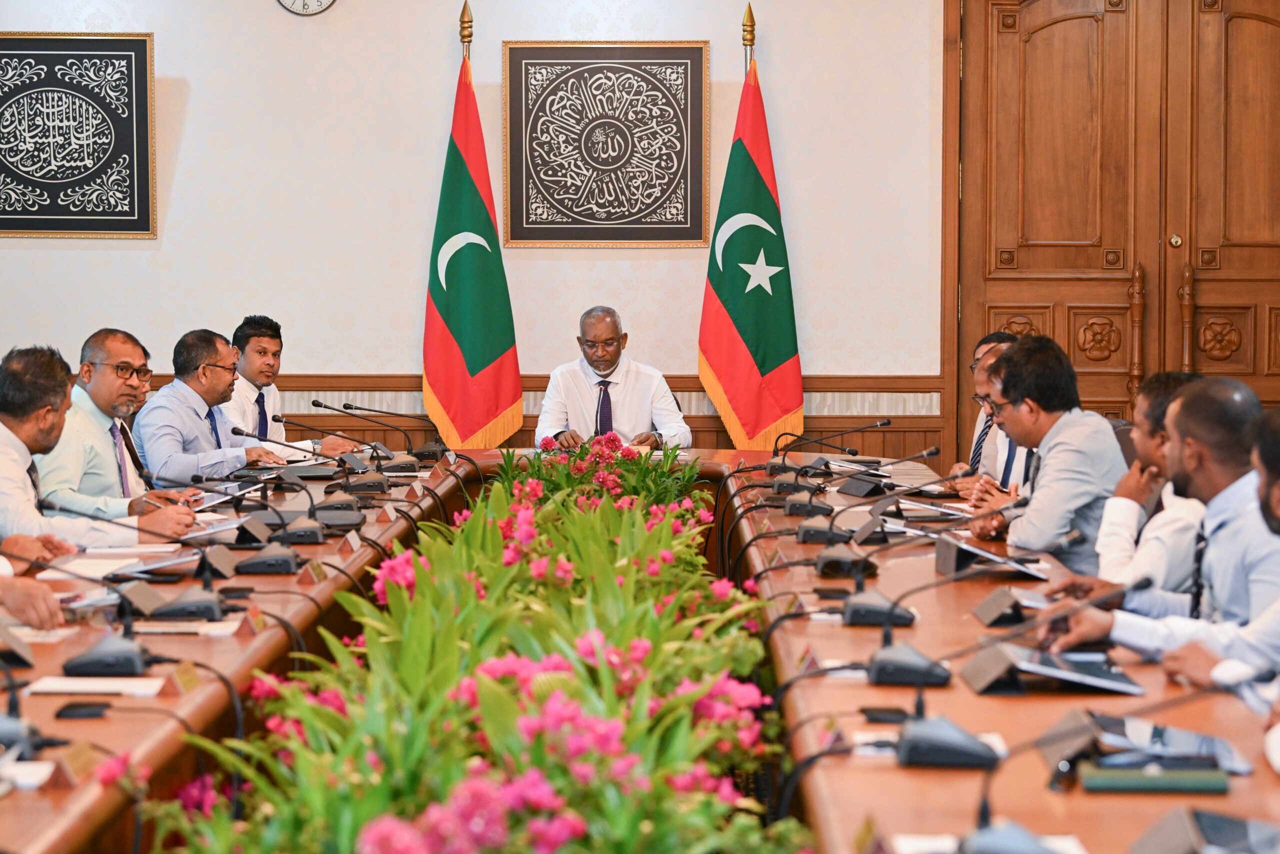 ކާބޯތަކެތީގެ އަސާސީ ބާވަތްތަކުގެ އަގު ކުޑަ ކުރުމަށްޓަކައި، ދިވެހިރާއްޖޭގެ އެކި ކަންކޮޅުތަކުގައި ގުދަންކުރުމުގެ ކެޕޭސިޓީ އިތުރުކުރަން ރައީސުލް ޖުމްހޫރިއްޔާ ނިންމަވައިފި