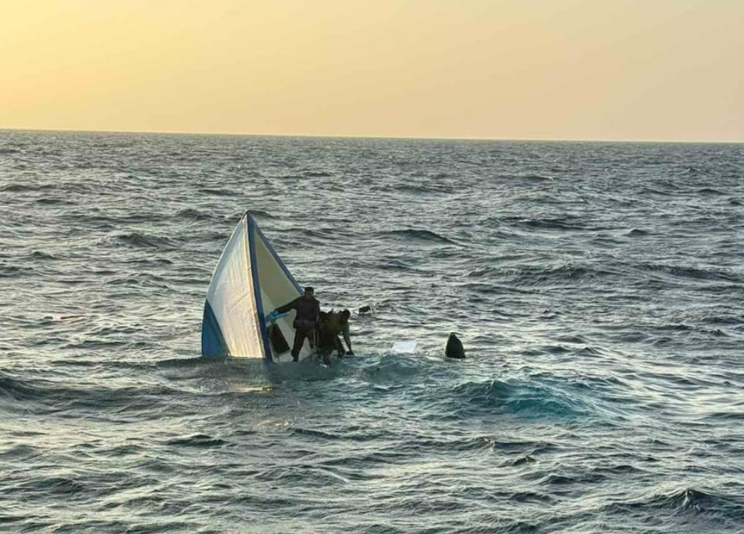 އަޑިއަށްދިޔަ ދޯންޏެއްގައި ތިބި 3 މީހަކު ސަލާމަތްކޮށްފި