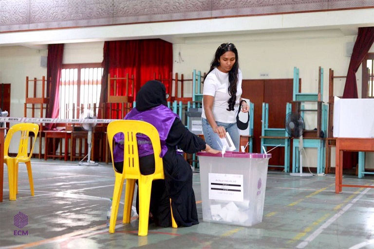 ބޭރުގެ ހަ ގައުމެއްގައި ވޯޓުފޮށި ބަހައްޓަން އީސީން ނިންމައިފި