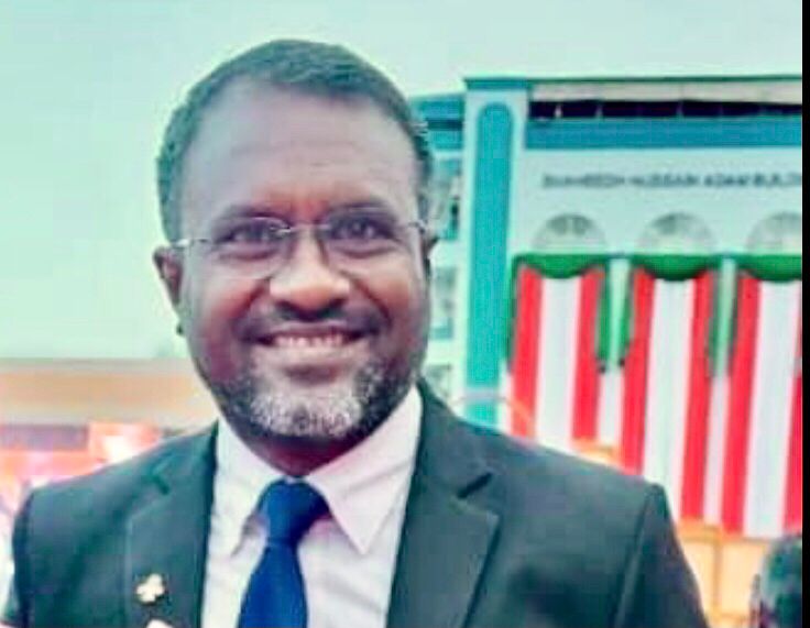 ރައީސްގެ އެޑްވައިޒަރަކަށް ކުރީގެ ޕީޖީ މުހުތާޒް އައްޔަނުކުރައްވައިފި