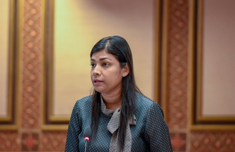 ހައްގު ބަސް ބުނާކަށް ގޮނޑިއެއް ބޭނުމެއް ނުވޭ: ރޮޒެއިނާ