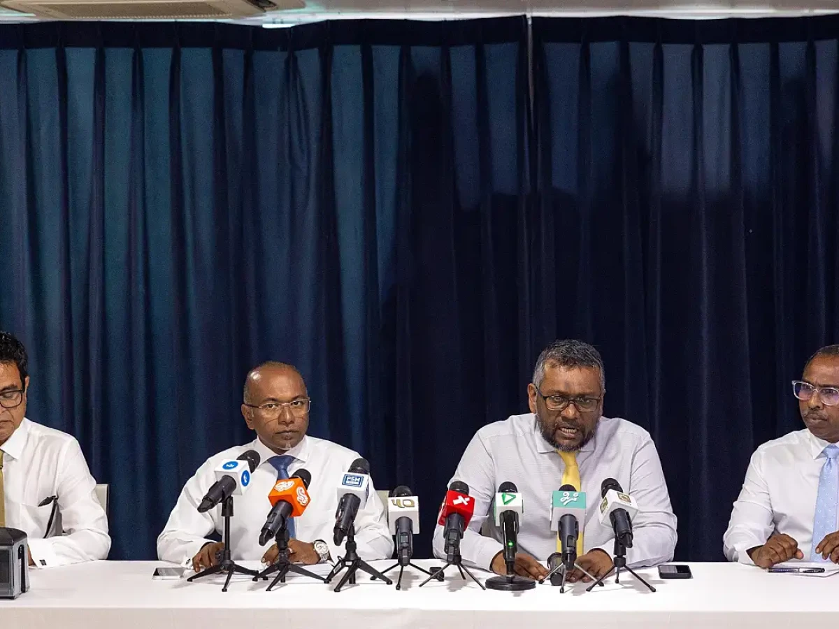އެމްޑީޕީ އާއި ދަ ޑިމޮކްރެޓްސްގެ ޕްރައިމަރީ ވެސް މާދަމާ