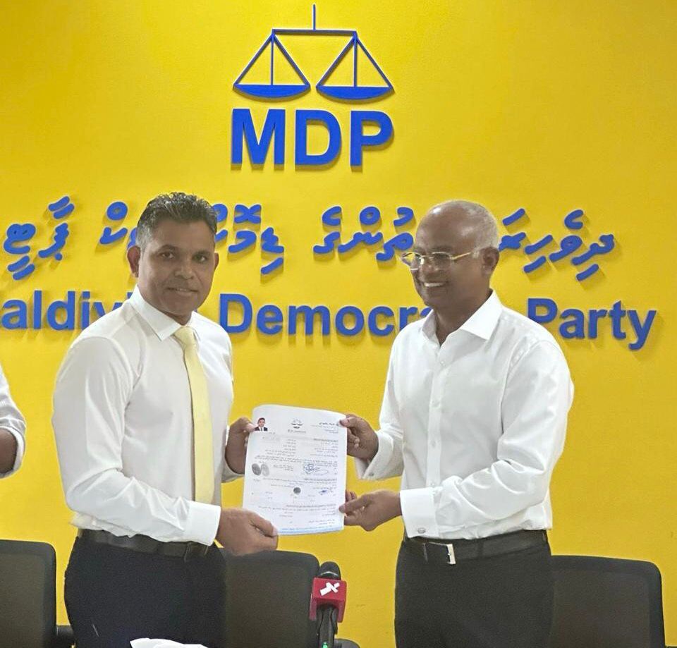 ކުރީގެ ނައިބް ރައީސް ފައިސަލް އެމްޑީޕީއަށް ސޮއިކުރައްވައިފި