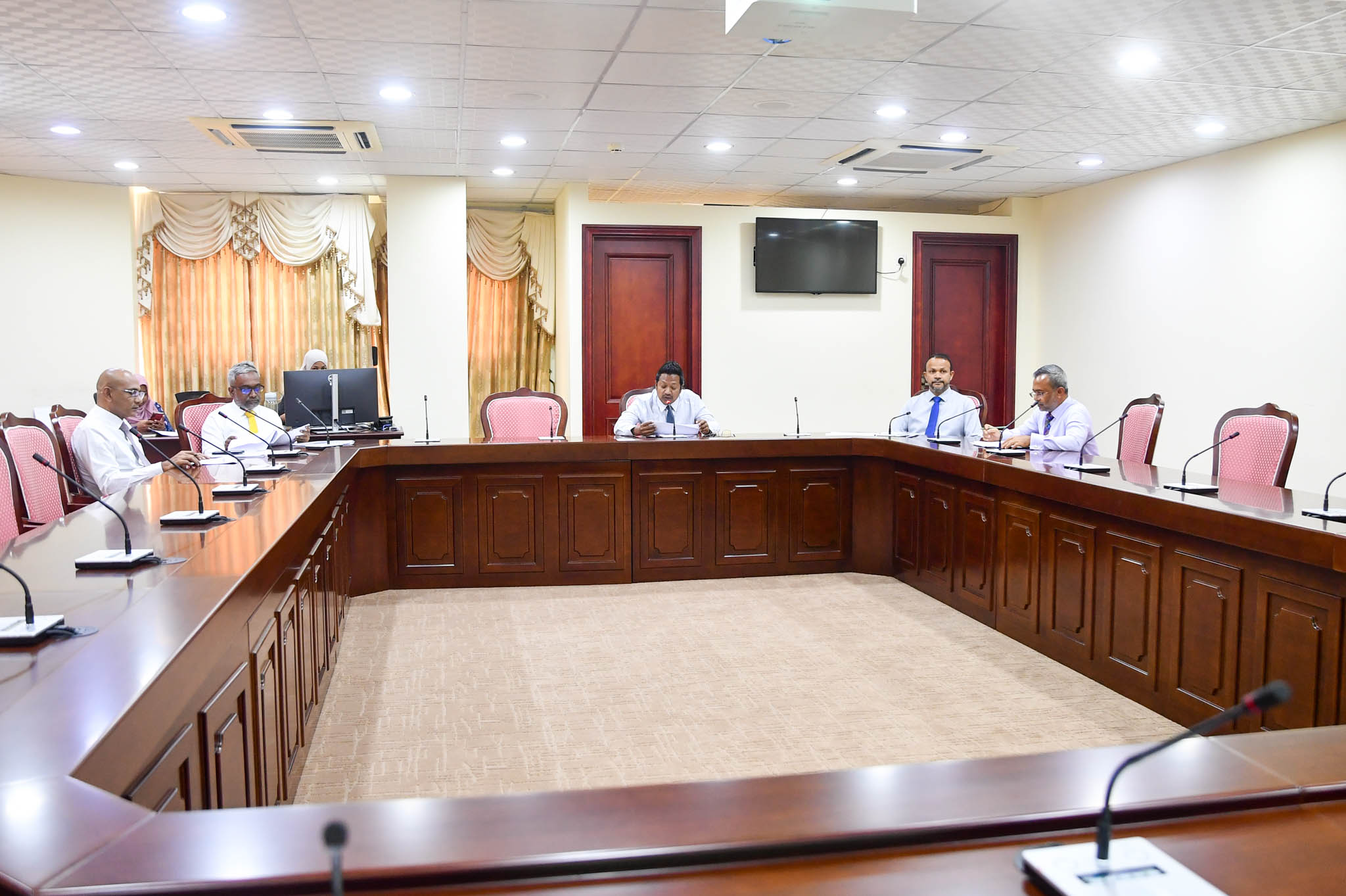 ރޯދައިގެ ފަހުން އިންތިހާބު ބާއްވަން ކޮމިޓީއިން ފާސްކޮށްފި