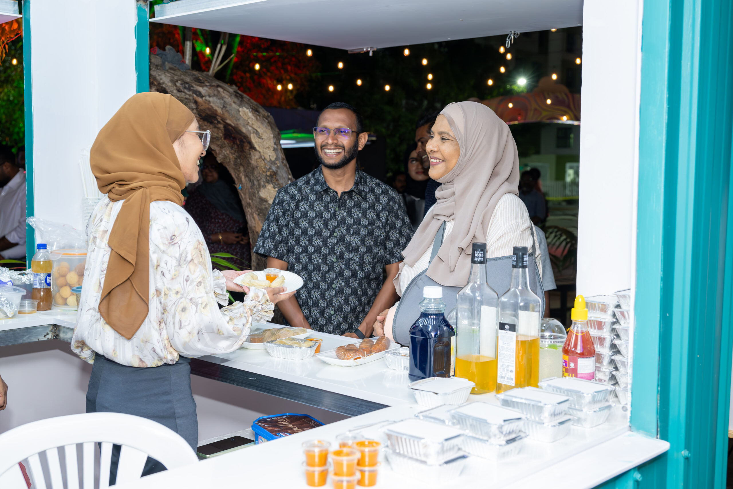 ހިޔަލަ ވީކަންޑް މާކެޓްގެ ކިއޯސްކްތައް އަހަރަކަށް ދޫކުރަނީ