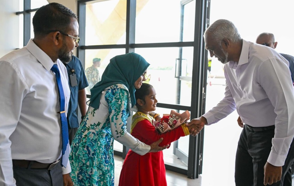 ރައީސް ދެކުނަށް ކުރައްވާ ދަތުރުފުޅުގައި ފަރެސްމާތޮޑާ އަށް ވަޑައިގެންފި