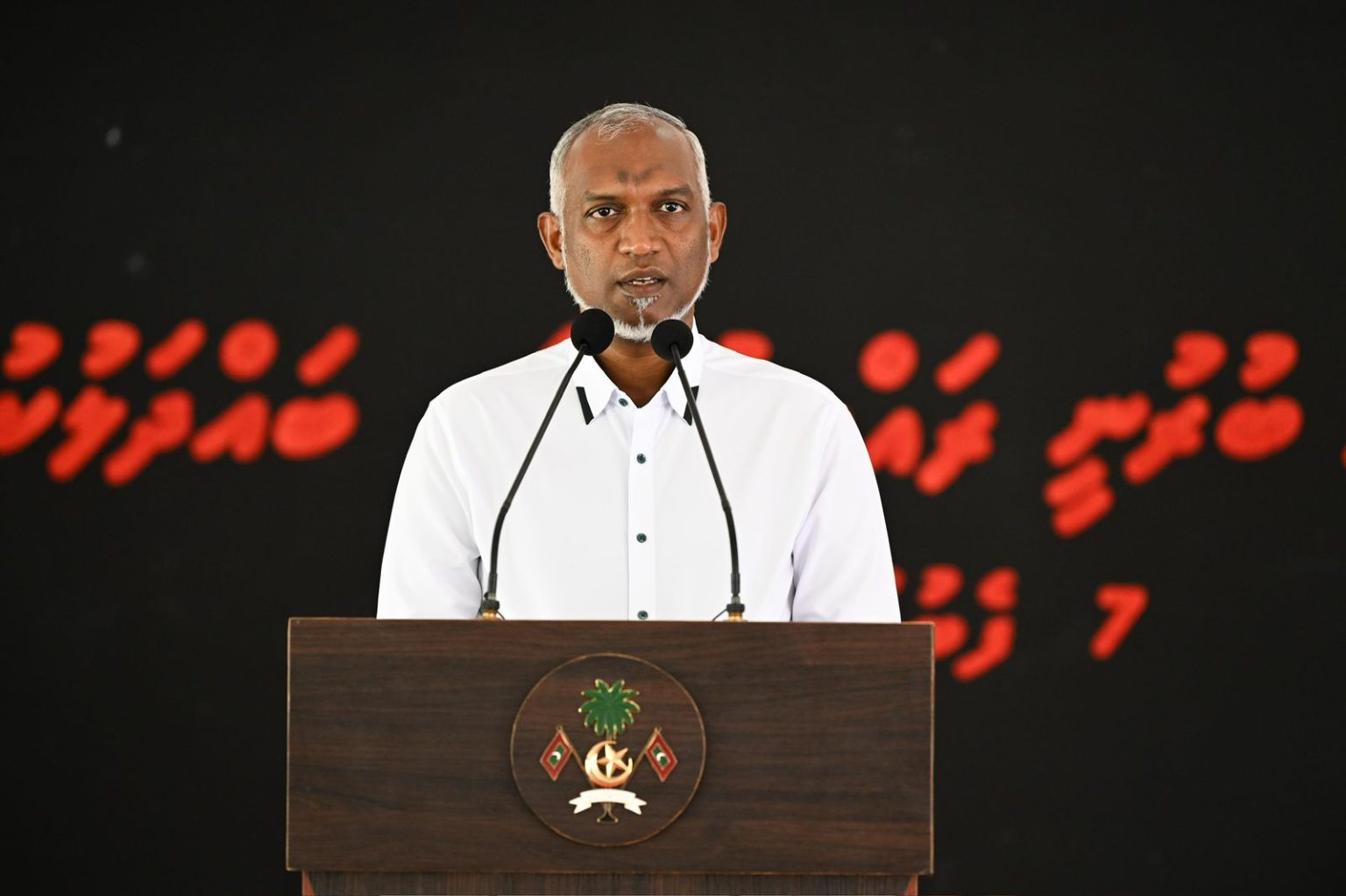 ބުރުނީގެ ރަށް ގިރުމާއި ބަނދަރުގެ މައްސަލަ ވަރަށް އަވަހަށް ހައްލު ކޮށްދޭނަން: ރައީސް