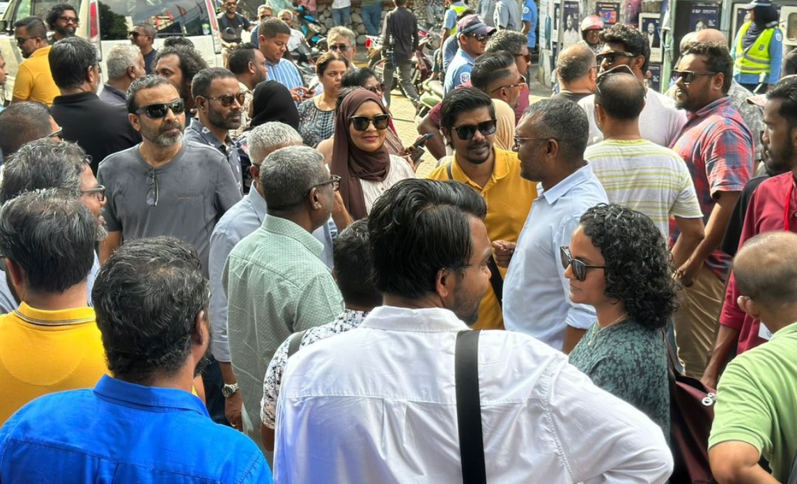ފުލުސް އޮފީހަށް ހާޒިރުކުރީ ރައްޔިތުންނަށް ބިރުދައްކަން: ފައްޔާޒް