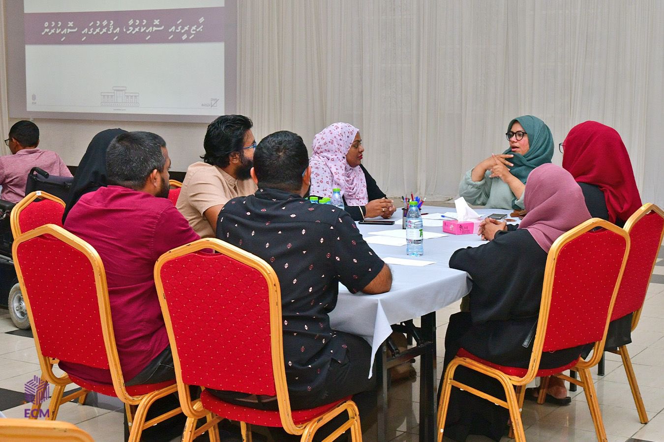 އޮފިޝަލަކަށް ވުމުގެ ފުރުސަތު ނުކުޅެދުންތެރިކަން ހުންނަ ފަރާތްތަކަށް ވެސް ދެނީ