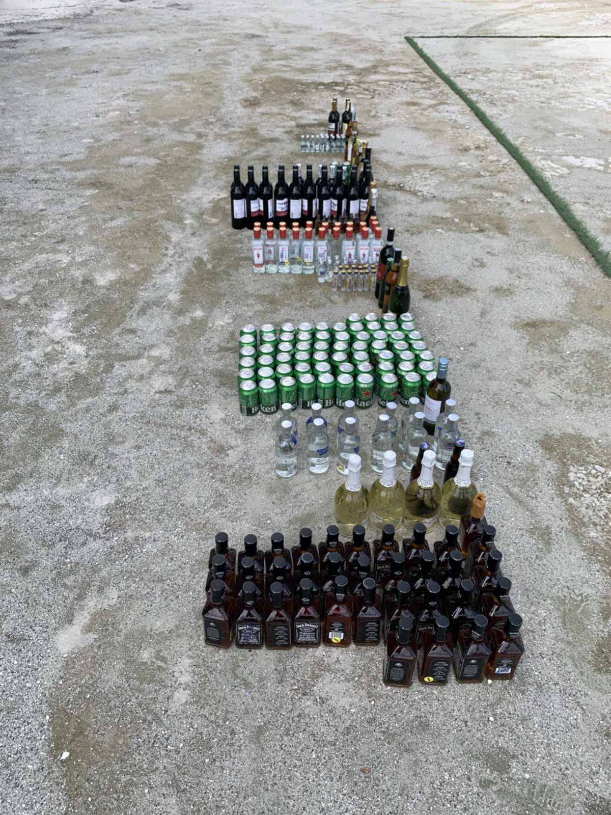 ވިލިނގިލީގައި ގިނަ އަދަދެއްގެ ބަނގުރާ ނައްތާލައިފި