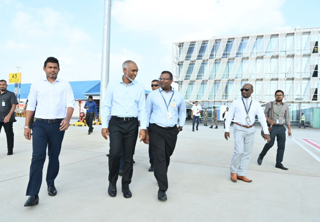 ދެކުނަށް ކުރެއްވި ދަތުރުފުޅަށްފަހު ރައީސް މާލެ ވަޑައިގެންފި