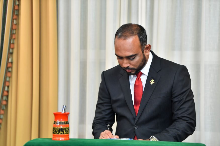 ޔޫތު ސެންޓަރުތަކުގެ މުސްކުޅި މޮޑެލް ޒަމާނީ ކުރަނީ