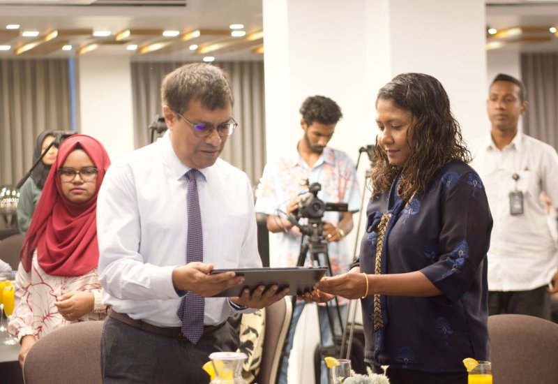 ކޯޓުތައް އެއްވިއުގައަކުން ގުޅާލަނީ