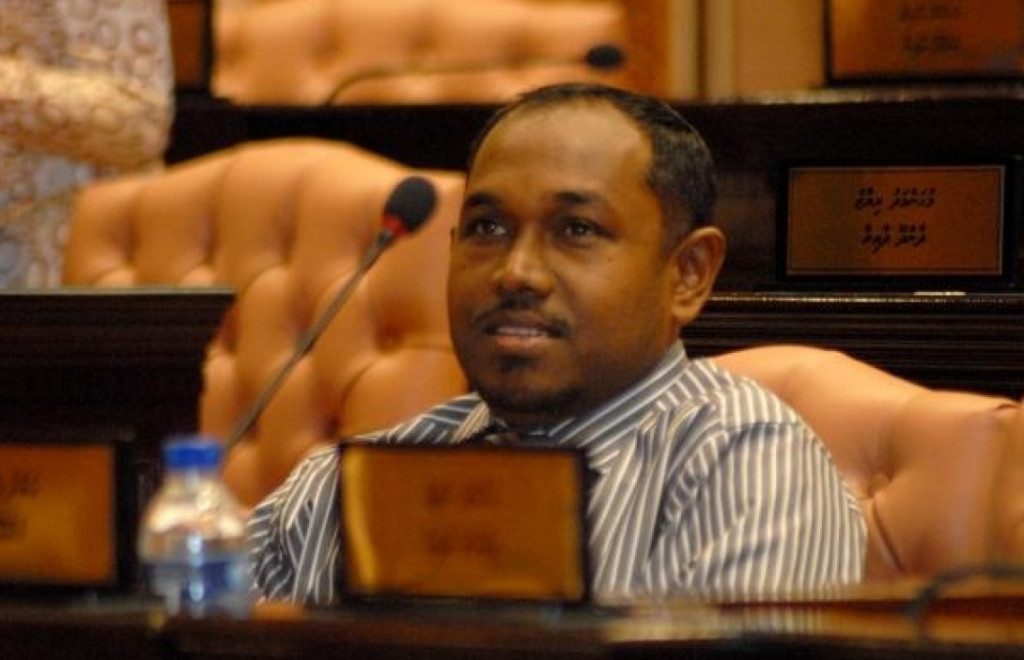 ރިޝްވަތު ދިންކަން ޔޫސުފް ނަޢީމުގެ މައްޗަށް ސާބިތުވާ ކަމަށް ކްރިމިނަލް ކޯޓުން ނިންމި ނިންމުން އަލުން ބަލަން އެންގުމަށް ހައިކޯޓުން ނިންމައިފި