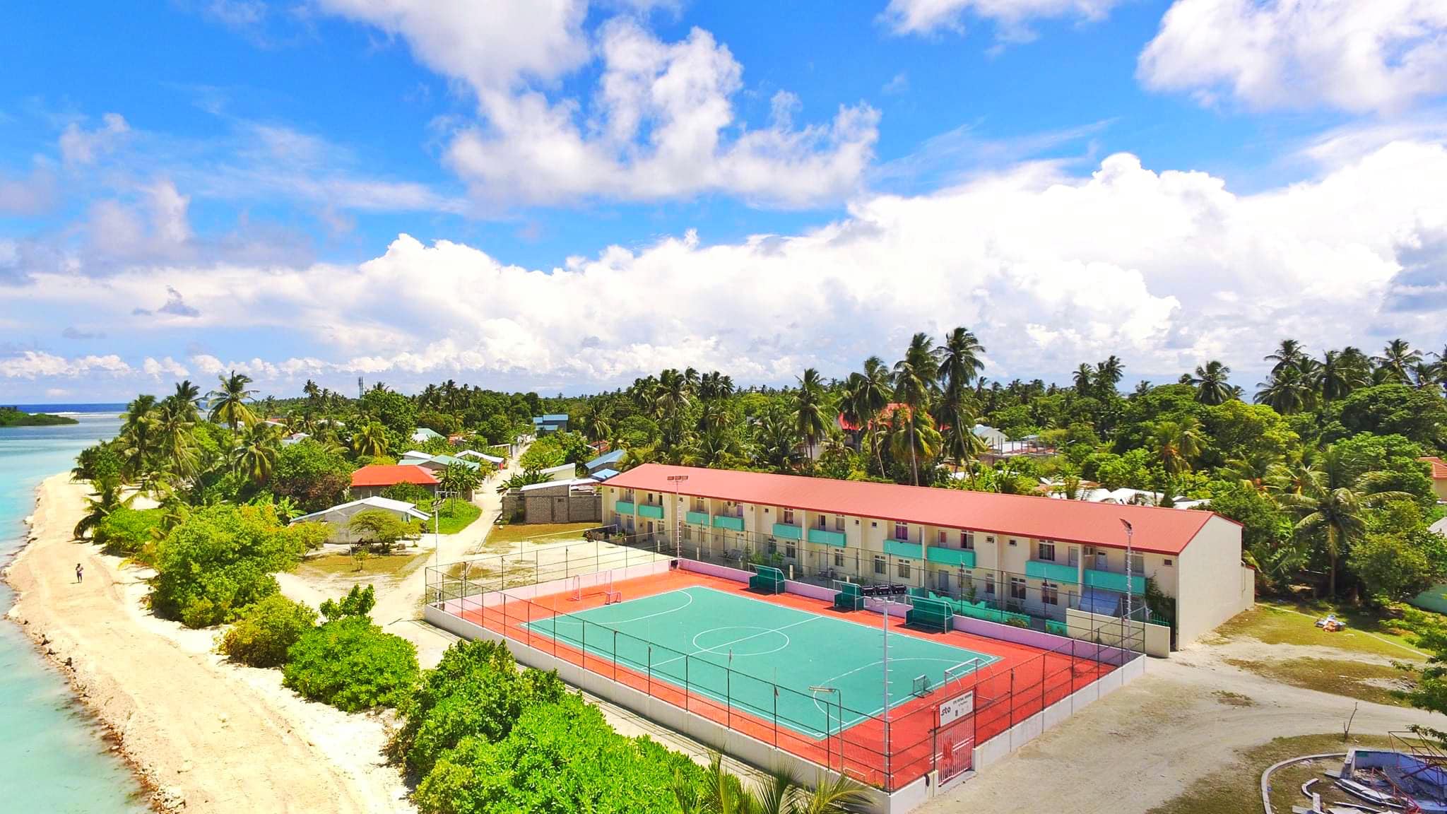 އައްޑޫގެ ސްޕާއަކުން ދިވެހި ދެ ފިރިހެނުންނާއި ބޭރު ތިން އަންހެނުން ހައްޔަރުކޮށްފި