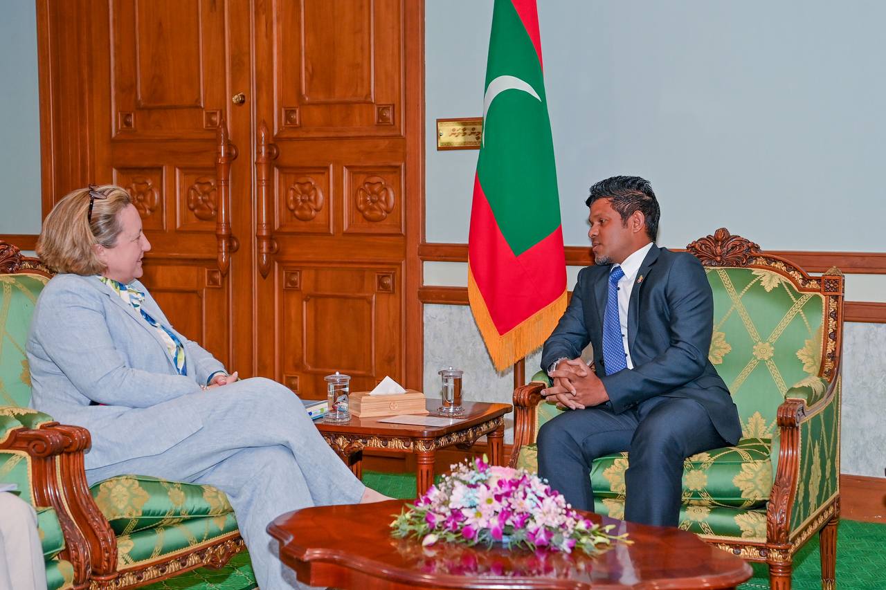 ރާއްޖެއާއި އިނގިރޭސިވިލާތުގެ ގުޅުން އިތުރަށް ބަދަހިކުރަން މަޝްވަރާކޮށްފި