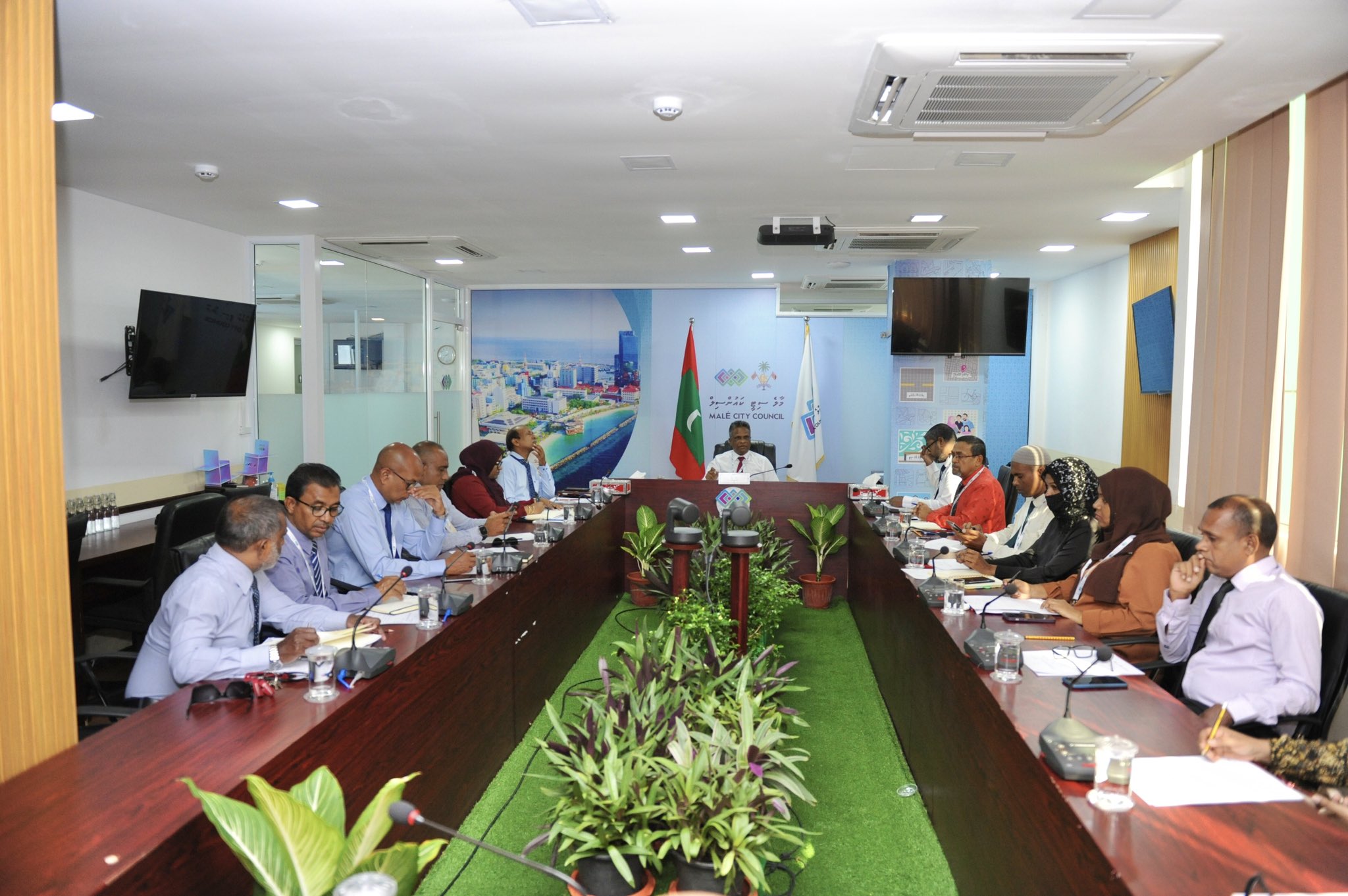 މާލޭގެ މަގުމައްޗަށް ފެންއެޅޭ ގޮތަށް ހުރި 30 އިމާރާތެއް ރަނގަޅުކުރަން އަންގައިފި